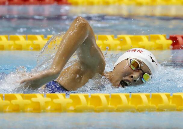 女子400メートル自由形決勝 優勝した富樫美咲(新潟)=ダイエープロビスフェニックスプール