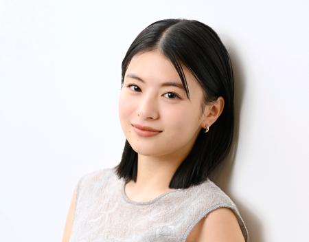 【ヒロ】出口夏希 出口夏希の10問10答】2025年はどんな1年？カメラロールに1番保存された