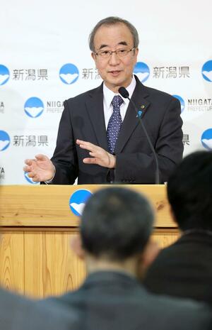会見する花角英世知事=県庁