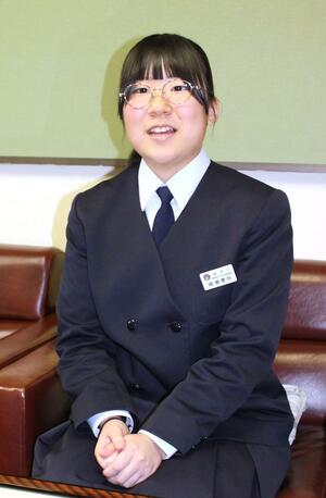 「国土緑化運動・育樹運動標語コンクール」で特選を受賞した雁瀬夏帆さん=長岡市関原南3の関原中