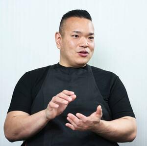 　「具材を切って鍋に放り込めばよいのですが、調理の順番は大事。味が全く変わります」と話す櫻正行さん