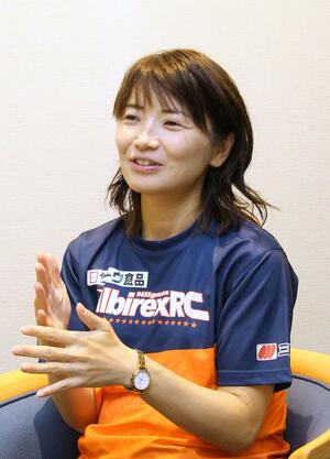 「五輪は他の国際大会と比べて特別な舞台」と語る久保倉里美さん=新潟市中央区のデンカビッグスワン