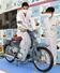 ホンダ鈴鹿製作所で製造された「スーパーカブC100」の1号機=2022年5月、三重県鈴鹿市