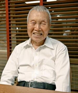 ブラジル・サンパウロから平和記念式典に参列し、取材に応じる盆子原国彦さん=6日、広島市中区