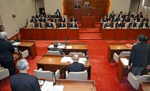 　町名変更の賛否を問う住民投票条例案を否決した北海道清水町議会＝１１日午前