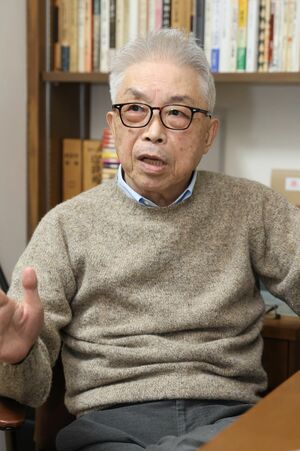 被団協のノーベル平和賞受賞を受け、思いを語る西山謙介さん=2024年12月、長岡市