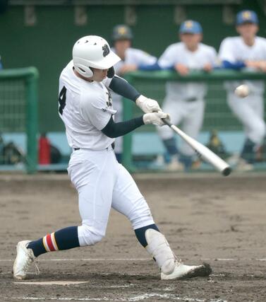 日本文理－新発田南　２回日本文理１死二、三塁、土屋太偉哉が適時打を放ち２－１＝新発田市五十公野運動公園野球場