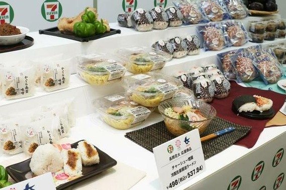 長岡花火をおいしく応援!セブン-イレブン県内全店、関連商品を順次発売 おにぎりやスイーツなど5品