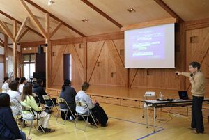 食物アレルギーの予防法や対処の仕方について学んだ講演会＝上越市下門前