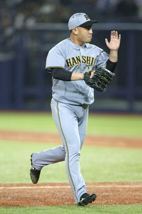 DeNA-阪神 8回のマウンドを下りる桐敷拓馬=エコスタ