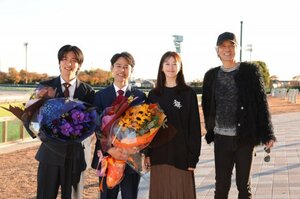 『ザ・ロイヤルファミリー』クランクアップ現場より(C)TBSスパークル/TBS