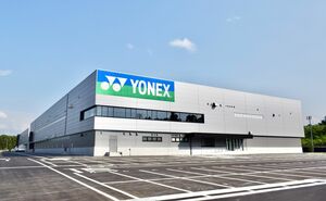 ヨネックスが新たに建設したテニスラケットの製造工場=長岡市
