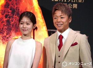 映画『アバター:ファイヤー・アンド・アッシュ』ファイヤーステージイベントに登場した(左から)川口葵、武尊 (C)ORICON NewS inc.