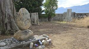 　井上井月の墓＝長野県伊那市