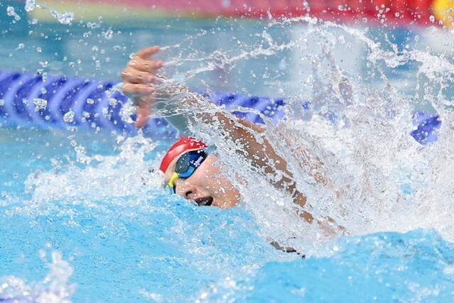 少年女子Ｂ１００メートル自由形　６位の歌代咲彩（柏崎二中）＝滋賀県草津市