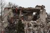 　ウクライナ東部ドネツク州コンスタンチノフカで破壊された住宅＝２０２５年１２月３１日（ゲッティ＝共同）