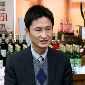「善兵衛は地域の発展にも尽力した」と話す渡辺真守さん=上越市北方の岩の原葡萄園