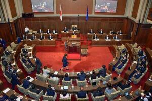 　大阪府議会＝２０２５年５月