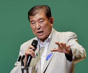 山形県南陽市で演説する自民党総裁の石破首相=7月11日午後