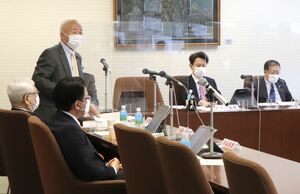 えちごトキめき鉄道と北越急行の経営統合などを議論した建設公安委員会＝９日、県議会