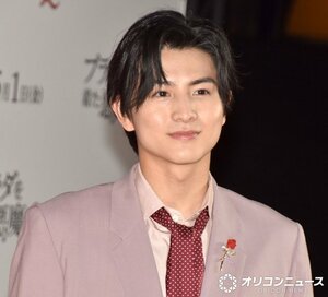 “ハル”らしい装いで登場した超特急・柏木悠 （C）ORICON NewS inc.