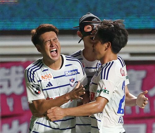 Ｃ大阪－新潟　先制点を決めて喜ぶＭＦ松田詠太郎（左）＝ヨドコウ（写真映像部・佐藤将志）