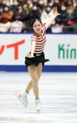 演技する中井亜美＝国立代々木競技場