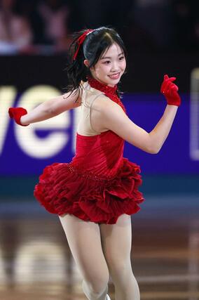 エキシビションで演技する中井亜美