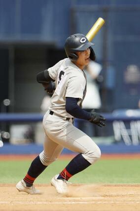 中越－富山第一　５回中越２死一、三塁、山岸宏成が適時打を放ち逆転。３－２＝エコスタ