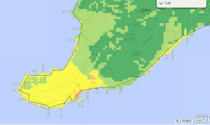 佐渡市小木地区周辺の面的推計震度。一部で震度6弱を示すオレンジ色となっている(防災科研・リアルタイム被害推定・状況把握システム)