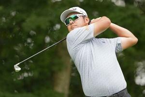 　第３日、通算１８アンダーで首位の幡地隆寛＝北海道ブルックスＣＣ