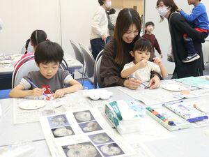 子どもたちが科学の楽しさを体感した「科学のえんま市」=新潟県柏崎市東本町1