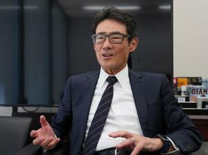 　「テレビを『やっぱり見たい』という憧れの存在に変えていかなきゃいけない」と話すＦＹＣＳ社長の石沢顕さん＝２０２５年１１月、東京・汐留