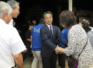胎内市長選、当選した井畑明彦さん=14日、胎内市本町