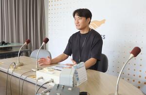 フリーアナウンサーの大島巧さんが社長を務める「トークパス」が開設したスタジオ=新潟市中央区