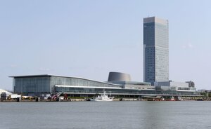 新潟市中央区の朱鷺メッセ