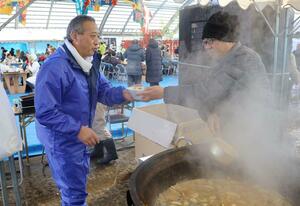 最後の開催となった「まっさき食の陣」=2月11日、佐渡市多田