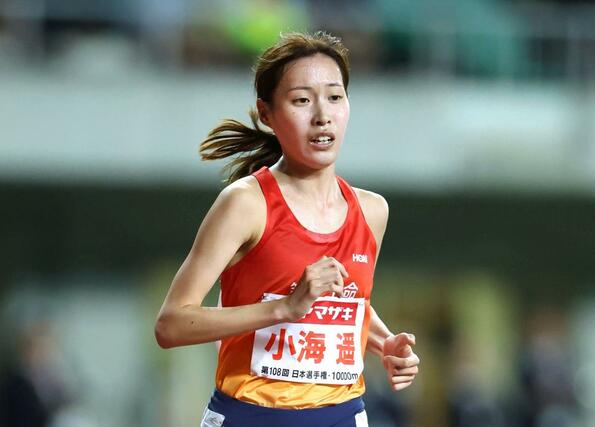 陸上日本選手権女子１万メートルで２位に入った小海遥選手＝５月３日、静岡県袋井市の静岡スタジアム