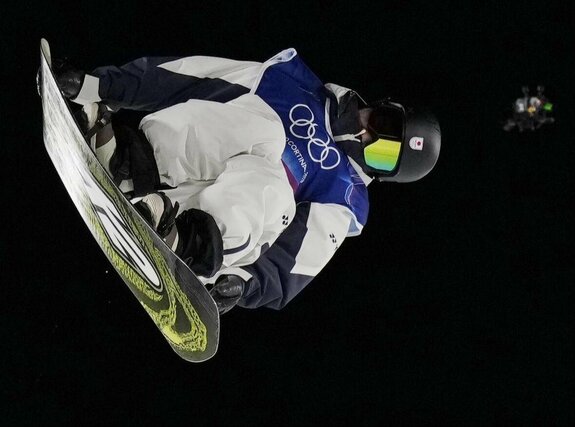 男子ビッグエア決勝　ジャンプする木俣椋真＝リビーニョ（共同）