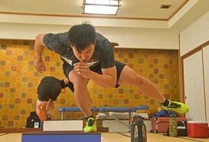 練習を公開した新濱立也=15日、北海道網走市
