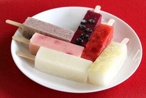 イチゴやレモンヨーグルトなど6種類の味がある「葛バー」