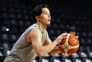 中国戦に向け調整する富樫＝沖縄サントリーアリーナ