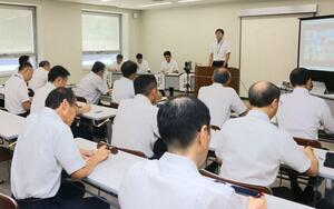 相次ぐ教員不祥事を受けて県教育委員会が開いた臨時校長研修会=4日、県庁