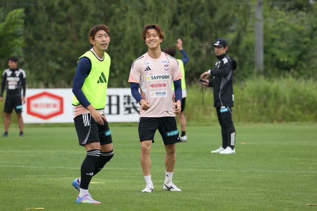 J1第20節横浜M戦に向けて練習するJ1アルビレックス新潟の選手