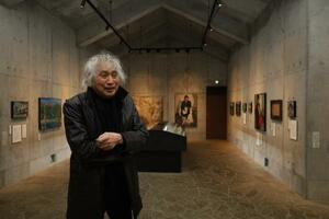 　無言館の創設者で共同館主の窪島誠一郎さん＝３月７日、長野県上田市