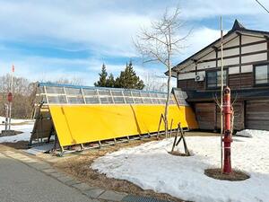 設置直後の雪トンネル＝２０２５年１２月（長岡市土木政策調整課提供）