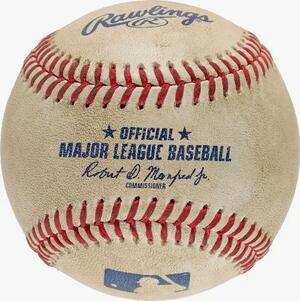 　オンライン競売で落札された大谷翔平選手が３００本塁打を達成した際のボール（米競売リランズ提供・共同）