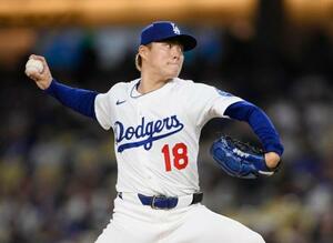 ジャイアンツ戦に先発したドジャース・山本=ロサンゼルス(共同)