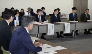 クマによる被害対策に関する連絡会議=4月11日、環境省