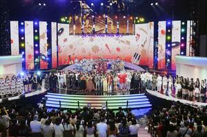 東京・渋谷のNHKホールで始まった第75回NHK紅白歌合戦=31日夜